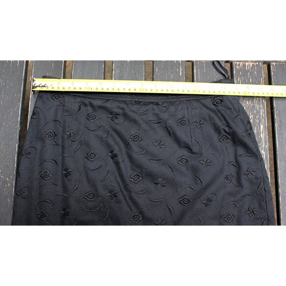 Laurel by Escada - Vintage Y2K Embroidered Straight Skirt in Black, sz 42 or Med - Picture 6 of 10